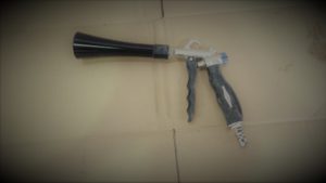 詰まったバフの清掃にはトルネーダーエアーガンがおすすめ！