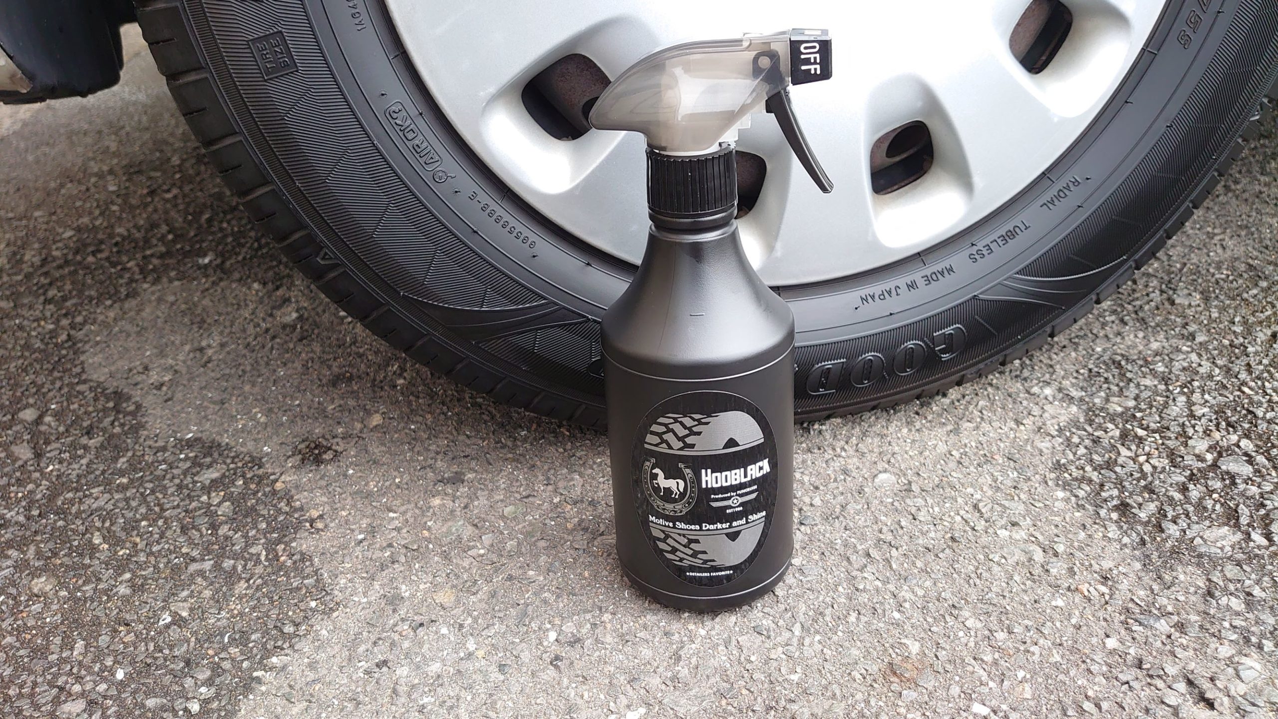 磨きのプロが扱う水性よりのアルコール系高耐久タイヤワックス（油性）「HooBlack」 | 洗車好きな整備士の車いじりブログ