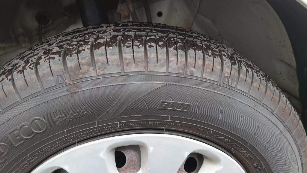 シリコーン100 のタイヤワックス Tire Wax を使ってみた 洗車好きな整備士の車いじりブログ